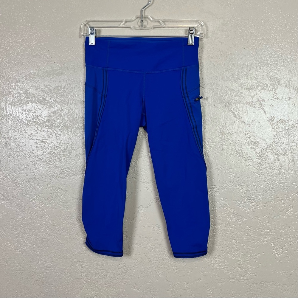 Lululemon cropped Blue / Black Athetic leggings Pants size 4‎